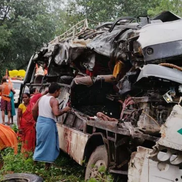 ઝારખંડના દેવઘરમાં બસ-ટ્રક ભીષણ ટક્કર: 18 શિવભક્તોના મોત, 20થી વધુ ઈજાગ્રસ્ત