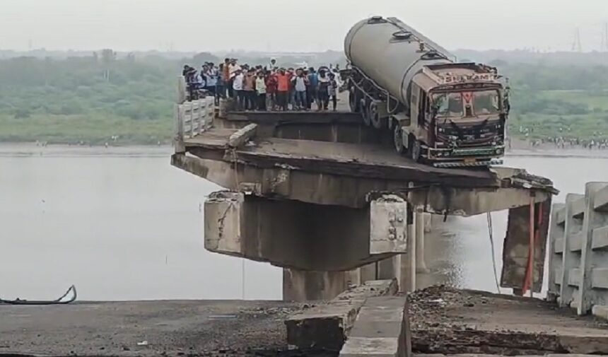 ગંભીરા બ્રિજ દુર્ઘટના: અત્યાર સુધી 15ના કરૂણ મોત, તપાસ માટે છ સભ્યોની કમિટી રચાઈ, સર્ચ ઓપરેશન યથાવત