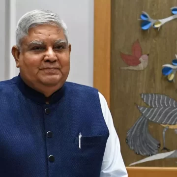 સંવિધાનના અનુચ્છેદ 67(A) મુજબ ઉપરાષ્ટ્રપતિ જગદીપ ધનખડે આપ્યું તાત્કાલિક રાજીનામું, સ્વાસ્થ્યને બનાવ્યું કારણ