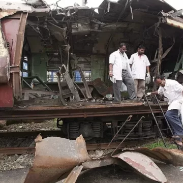 2006 મુંબઈ ટ્રેન બ્લાસ્ટ કેસમાં તમામ 12 આરોપીઓને બોમ્બે હાઈકોર્ટ દ્વારા નિર્દોષ જાહેર કરાયા