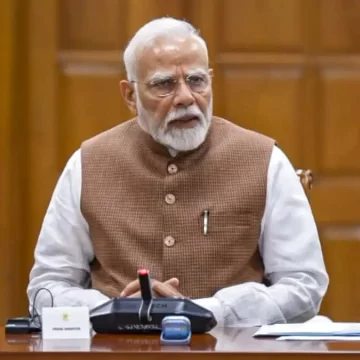 ચોમાસુ સત્રના પ્રથમ દિવસે PM મોદીની ઉચ્ચ સ્તરીય બેઠક, ગૃહ અને સંરક્ષણ મંત્રીઓ સહીત અનેક નેતાઓની હાજરી