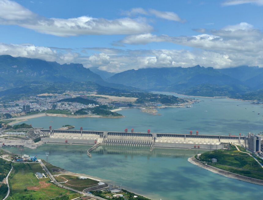 ચીનના ‘સુપર ડેમ’થી ભારતને વિનાશક ખતરો, અરૂણાચલના મુખ્યમંત્રીએ કહ્યું,’આ વોટર બોમ્બ છે’