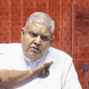 આરોગ્યનું કારણ કે રાજકીય દબાણ? જગદીપ ધનખડના અચાનક રાજીનામા પર રાજકીય ચર્ચા ગરમ