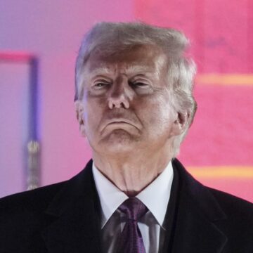 ટ્રમ્પે અમેરિકાની ટેક કંપનીઓને ચેતવણી આપી: ભારતમાંથી હાયરિંગ બંધ કરો, અમેરિકન ટેલેન્ટને પ્રાધાન્ય આપો