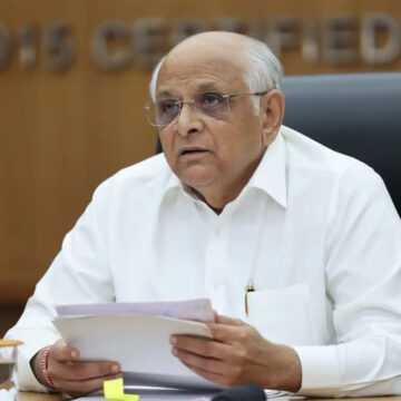 ફેક્ટરી ઍક્ટમાં સુધારા: હવે દરરોજ 12 કલાક કામ, મહિલાઓને નાઇટ શિફ્ટમાં કામની મંજૂરી