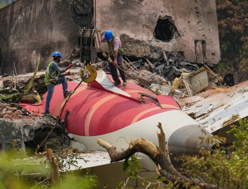 અમદાવાદ પ્લેન દુર્ઘટના: “વિમાનના બંને એન્જિનને ફ્યુઅલ મળતું બંધ થયું હતું” – AAIBનો ખુલાસો