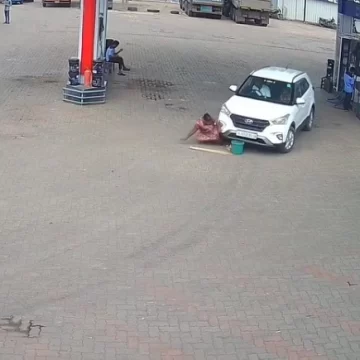 સુરતમાં હિટ એન્ડ રનની વધુ એક ચોંકાવનારી ઘટના: કારચાલક પેટ્રોલ પંપ પર મહિલાને કચડીને ફરાર