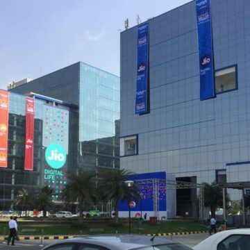 જિયો પ્લેટફોર્મ્સના જૂન ક્વાર્ટરના પરિણામો જાહેર: નફામાં 25% ઉછાળો, JioTrue5G યુઝર્સ 20 કરોડના પાર