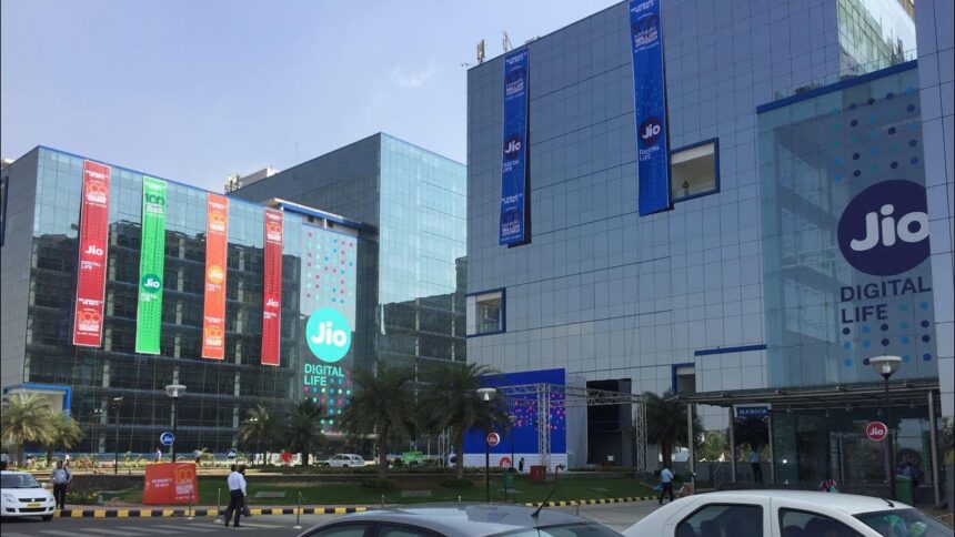 જિયો પ્લેટફોર્મ્સના જૂન ક્વાર્ટરના પરિણામો જાહેર: નફામાં 25% ઉછાળો, JioTrue5G યુઝર્સ 20 કરોડના પાર