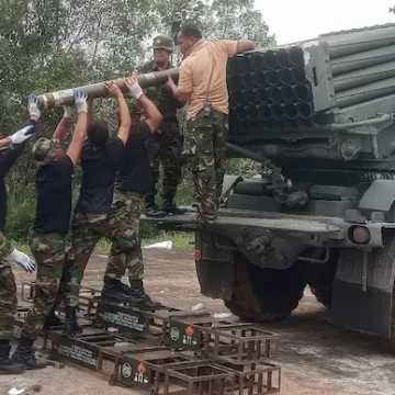 થાઈલેન્ડ-કંબોડિયા સરહદી યુદ્ધ યથાવત્: મૃત્યાંક 27, કંબોડિયાએ યુદ્ધવિરામની માંગ કરી