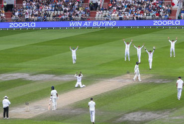ind-vs-eng:-ઈંગ્લેન્ડ-drs-લે-તે-પહેલાં-જ-અમ્પાયરે-ઈશારો-કરી-દીધો,-ક્રિકેટ-જગતમાં-વિવાદ-શરૂ ind-vs-eng:-ઈંગ્લેન્ડ-drs-લે-તે-પહેલાં-જ-અમ્પાયરે-ઈશારો-કરી-દીધો,-ક્રિકેટ-જગતમાં-વિવાદ-શરૂ