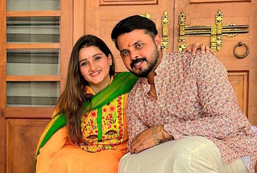 ‘શરમ-આવવી-જોઇએ…’-થપ્પડ-કાંડનો-વીડિયો-સામે-આવતા-ભડકી-શ્રીસંતની-પત્ની,-લલિત-મોદી-ક્લાર્કને-ખખડાવ્યા ‘શરમ-આવવી-જોઇએ…’-થપ્પડ-કાંડનો-વીડિયો-સામે-આવતા-ભડકી-શ્રીસંતની-પત્ની,-લલિત-મોદી-ક્લાર્કને-ખખડાવ્યા
