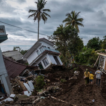 ઇન્ડોનેશિયામાં 5.7 તીવ્રતાનો ભૂકંપ, અફઘાનિસ્તાન અને જાપાનમાં પણ ધરતી ધ્રૂજી