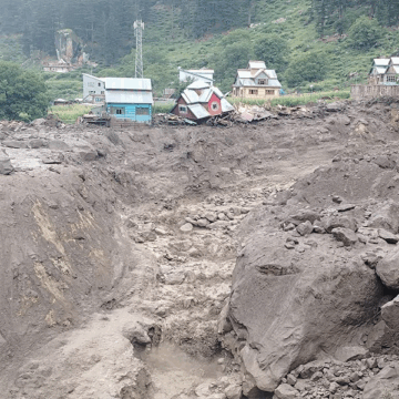 કિશ્તવાડમાં આભ ફાટતાં ભયાનક ત્રાસદી: 50થી વધુના મોત, યાત્રા અચાનક અટકાવી દેવી પડી