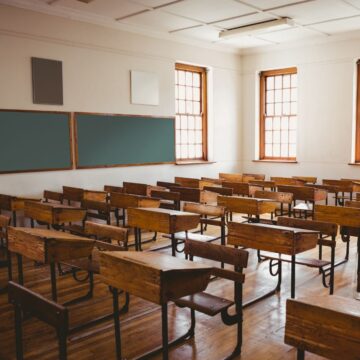 ભારતમાં શાળાઓમાં પ્રવેશ લેતા બાળકોની સંખ્યા ઘટી, શિક્ષણ મંત્રાલયનો અહેવાલ જન્મદર ઘટાડાને જવાબદાર ગણાવે છે