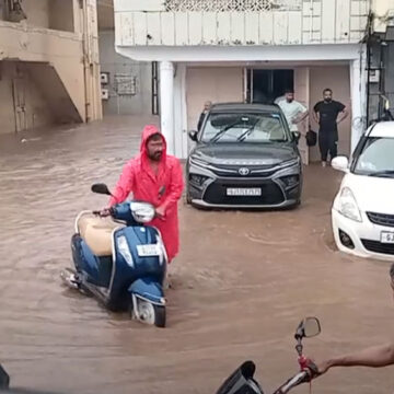 હાલોલમાં મેઘરાજાનો ધમાકેદાર વરસાદ: 2 કલાકમાં 7 ઈંચ, રસ્તા નદીમા ફેરવાયા