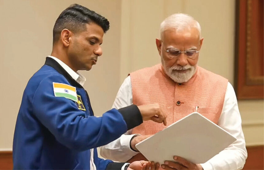 શુભાંશુ શુક્લાએ PM મોદી સાથે મુલાકાત કરી, અંતરિક્ષથી ખેંચેલી ધરતીની તસવીર આપી ભેટ