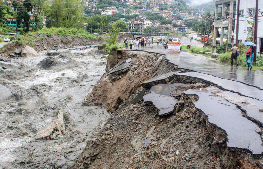 હિમાચલમાં ભારે વરસાદ-ભૂસ્ખલનના કારણે રૂ.1000 કરોડના માર્ગો ધોવાયા