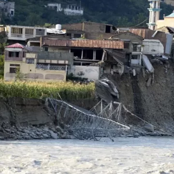 ભારતે પાકિસ્તાનને પૂર અંગે સમયસર ચેતવણી આપી, છતાં પશ્ચિમ પાંખે થયૂ તણાવ અને નુકસાન