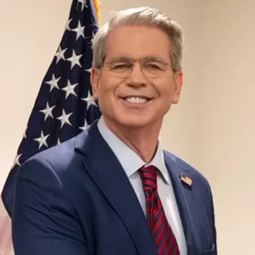 ભારત-અમેરિકા ટેરિફ તણાવ વચ્ચે અમેરિકાનો નરમ અભિગમ: “છેવટે અમે સાથે જ રહીશું”