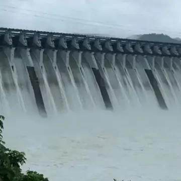 સરદાર સરોવર ડેમ છલકાવાની તૈયારીમાં, નર્મદા નદી વિસ્તાર માટે એલર્ટ જાહેર