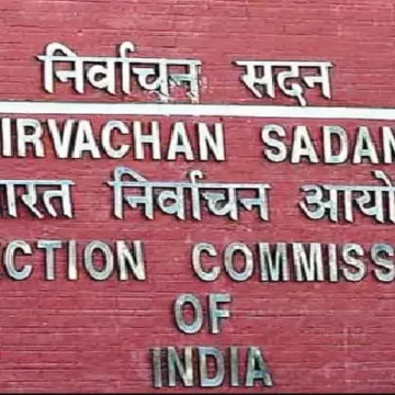 બિહાર ચૂંટણી પહેલાં મતદારોને નવા ઓળખ કાર્ડ આપવાની ચૂંટણી પંચની યોજના