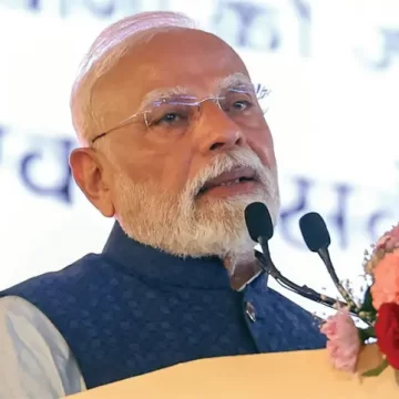 અમેરિકન ટેરિફ વિવાદ વચ્ચે PM મોદીની ટોચની બેઠક, 7 મંત્રી હાજર