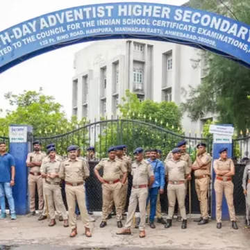 સેવન્થ ડે સ્કૂલ ધો.10 વિદ્યાર્થીની હત્યાની ઘટના: વાલીઓ LC માટે સ્કૂલમાં ઉમટી પડ્યા, DEO કાર્યવાહી શરૂ