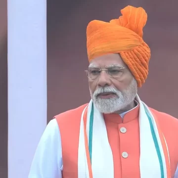 લાલ કિલ્લાથી ભારત માટે નવી દિશા: GST ઘટશે, રોજગાર માટે રૂ. 1 લાખ કરોડ, સુરક્ષા માટે ‘સુદર્શન ચક્ર’ મિશનનો પ્રારંભ