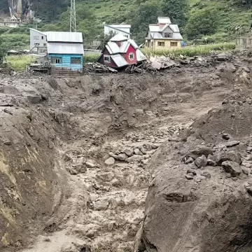 જમ્મુ-કાશ્મીરના કિશ્તવાડમાં વાદળ ફાટતાં પૂરથી ભારે વિનાશ: 30થી વધુના મોત, 200થી વધુ ગુમ