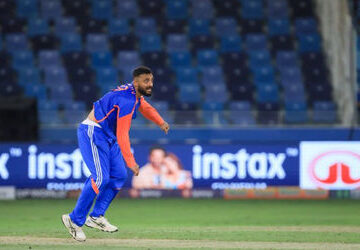 icc-રેન્કિંગ:-દુનિયાનો-નંબર-વન-બોલર-બન્યો-વરુણ-ચક્રવર્તી,-બુમરાહ-બિશ્નોઈના-રેકોર્ડની-કરી-બરાબરી