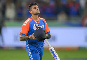 ‘નો-હેન્ડશેક-વિવાદ’-વચ્ચે-સૂર્યાએ-પાકિસ્તાનને-ફરી-તેવર-બતાવ્યાં,-ઓમાનના-ખેલાડીઓને-ગળે-ભેટ્યો