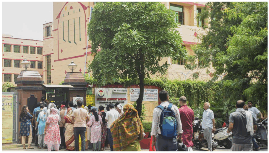 દિલ્હીની શાળાઓમાં ફરી બોમ્બ ધમકી ઈમેલ, પોલીસ અને બોમ્બ સ્ક્વોડે હાથ ધર્યું સર્ચ ઓપરેશન