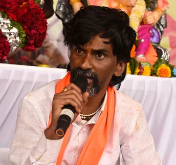 મહારાષ્ટ્રમાં મરાઠા અનામત આંદોલન: હાઈકોર્ટના આદેશ બાદ મનોજ જરાંગેને આઝાદ મેદાન ખાલી કરવા નોટિસ