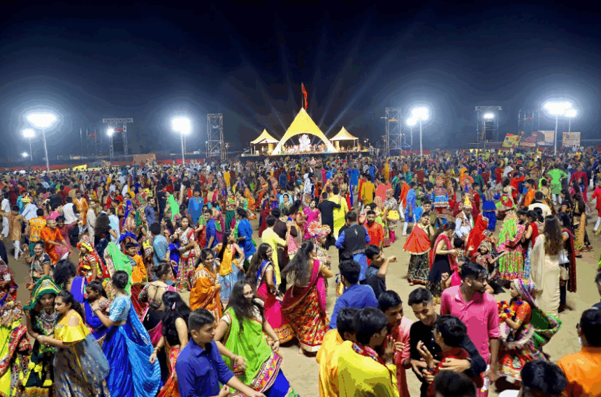 નવરાત્રિ 2025: મોડી રાત સુધી ગરબા રમવાની છૂટ, પોલીસ અને ગૃહરાજ્ય મંત્રીએ સુનિશ્ચિત કરેલી સુરક્ષા વ્યવસ્થા