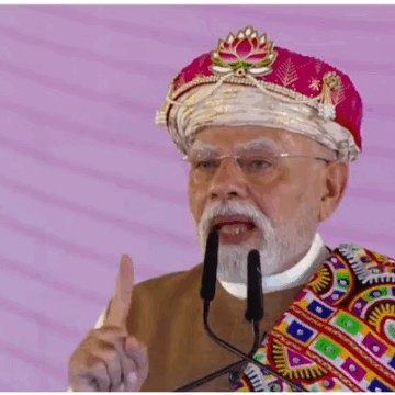 પીએમ મોદીનું ધાર સંબોધન: “નવું ભારત પરમાણુ ધમકીથી ડરતું નથી, ઘરમાં ઘુસીને જવાબ આપે છે”