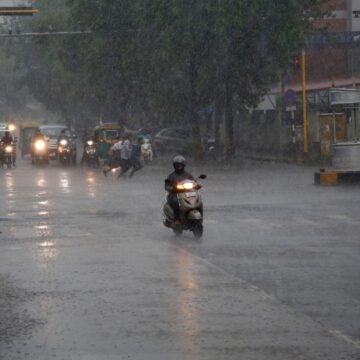 ગુજરાતમાં અનરાધાર વરસાદ: સિઝનનો 100% વરસાદ પૂર્ણ, દક્ષિણ ગુજરાતમાં સૌથી વધુ 62 ઈંચ, વલસાડના કપરાડામાં 119 ઈંચ