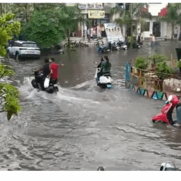 અમદાવાદમાં સતત બીજા દિવસે મેઘરાજાની ધડક, સાબરમતીમાં પાણી છોડાતા એલર્ટ જાહેર