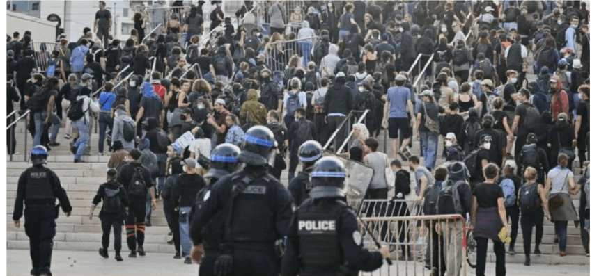 ફ્રાન્સમાં નવા વડાપ્રધાન સામે લોકોનો બળવો: પેરિસમાં હિંસક પ્રદર્શન, 200ની ધરપકડ