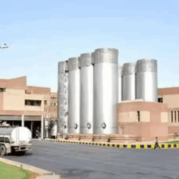 Title: બનાસ ડેરીમાં 16 ડિરેક્ટરો માટે 35 ઉમેદવારોની ફોર્મ મંજૂર, ભરત ચૌધરીએ ગણતરીમાં જ વાંધો પરત ખેંચ્યો