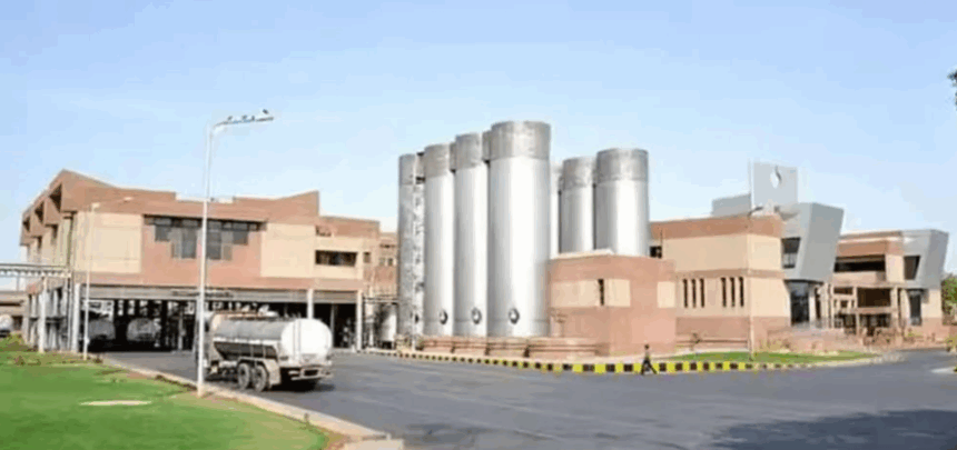 Title: બનાસ ડેરીમાં 16 ડિરેક્ટરો માટે 35 ઉમેદવારોની ફોર્મ મંજૂર, ભરત ચૌધરીએ ગણતરીમાં જ વાંધો પરત ખેંચ્યો