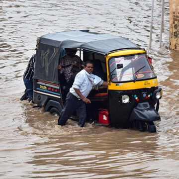 રાજસ્થાનમાં ભારે વરસાદ અને ડેમ તૂટી પૂરનો કચરો, ગ્રામ્ય વિસ્તારોમાં અનિશ્ચિત પરિસ્થિતિ