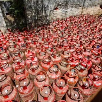 કોમર્શિયલ LPG સિલિન્ડરમાં 51 રૂપિયાનો ઘટાડો, નવી કિંમતો 1 સપ્ટેમ્બરથી લાગુ