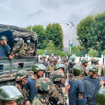 નેપાળમાં રાજકીય સંકટ ઉગ્ર: PM ઓલીના રાજીનામા બાદ આર્મી તૈનાત, દેશભરમાં કર્ફ્યુ લાગુ