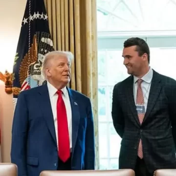 ચાર્લી કર્ક પર હુમલો: ટ્રમ્પે વ્યક્ત કર્યો ઊંડો શોક, ધ્વજ અડધી કાઠીએ ફરકાવવાનો આદેશ