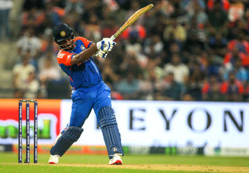 ટીમ-ઈન્ડિયાનો-સ્ટાર-બેટર-પડતો-મૂકાતા-પૂર્વ-સિલેક્ટર-ભડક્યાં,-કહ્યું-–-દરરોજ-કારણ-બદલાઈ-જાય-છે