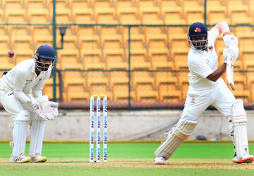 પૃથ્વી-શૉનું-દમદાર-કમબેક?-29-ચોગ્ગા-અને-5-છગ્ગા-સાથે-ફટકાર્યા-222-રન