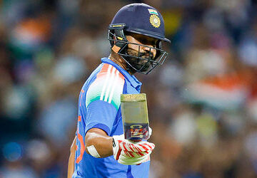 પૂર્વ-કેપ્ટન-રોહિત-શર્માએ-રચ્યો-ઇતિહાસ,-38-વર્ષની-ઉંમરે-બન્યો-નંબર-1-બેટર,-ગિલને-પાછળ-છોડ્યો