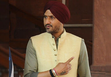 ‘એણે-ટેસ્ટ-ક્રિકેટ-બરબાદ-કરી-નાખી.’-શરમજનક-પરાજય-બાદ-ટીમ-ભડક્યો-હરભજન-સિંહ