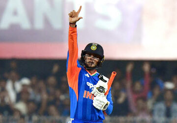 અભિષેક-શર્માની-તોફાની-બેટિંગ-જોઈ-પાકિસ્તાની-દિગ્ગજો-પણ-નતમસ્તક!-સરહદ-પાર-પણ-ગુંજ્યું-ભારતીય-સ્ટારનું-નામ